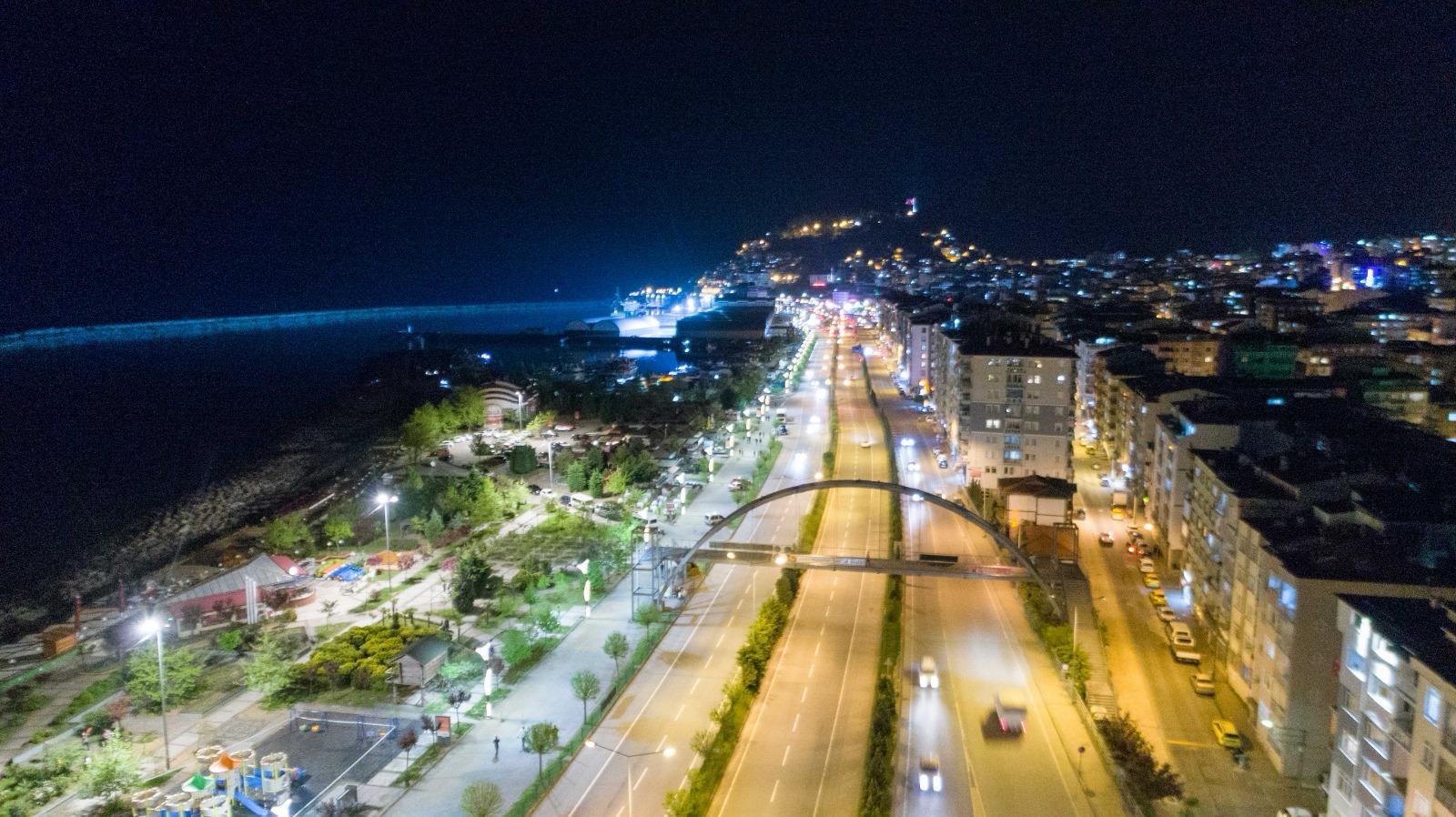 SAHİL YOLU, KARANLIKTAN AYDINLIĞA KAVUŞTU!