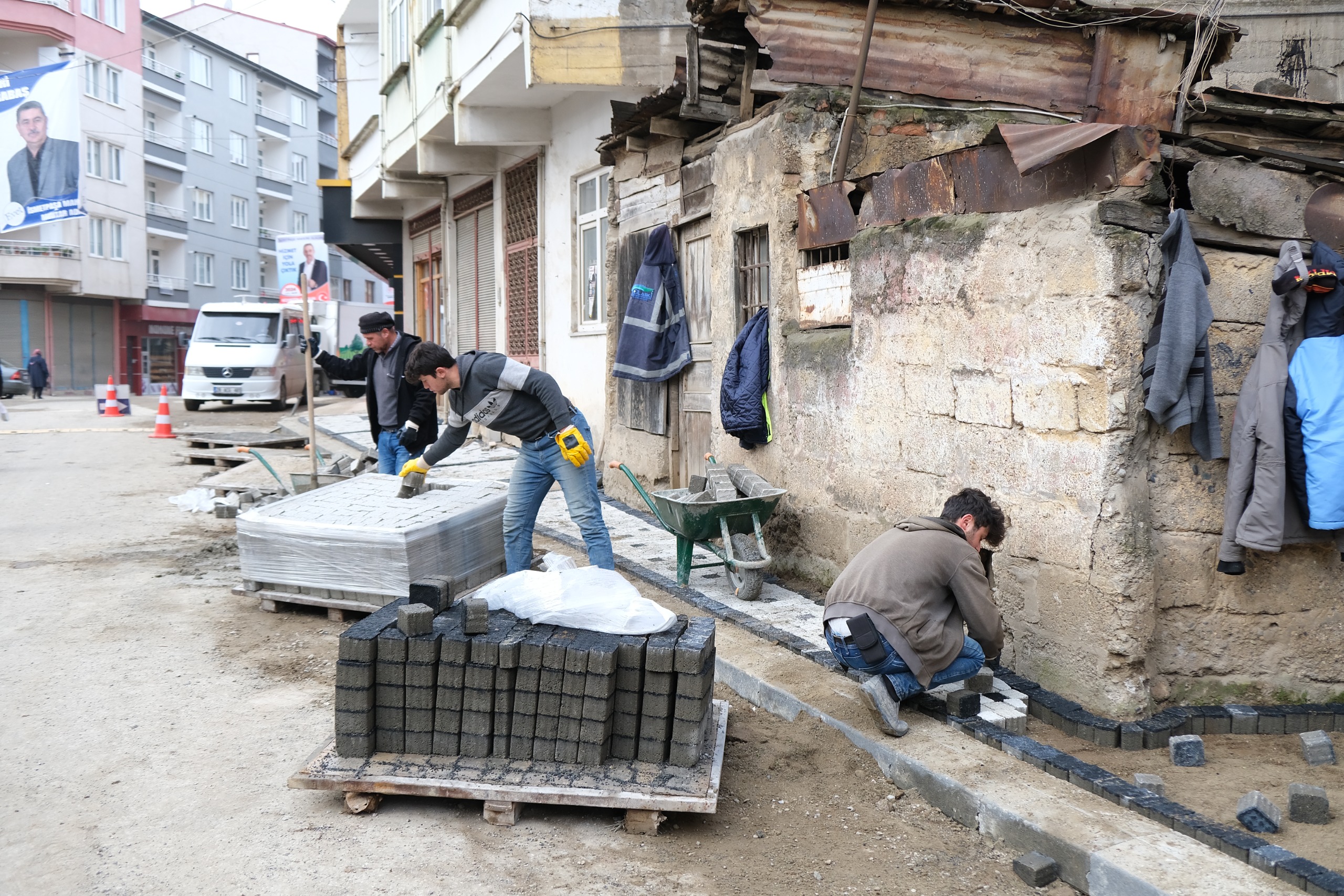 İsmetpaşa ve Toprakdeğirmeni Mahallelerimize son dokunuşları yapıyoruz