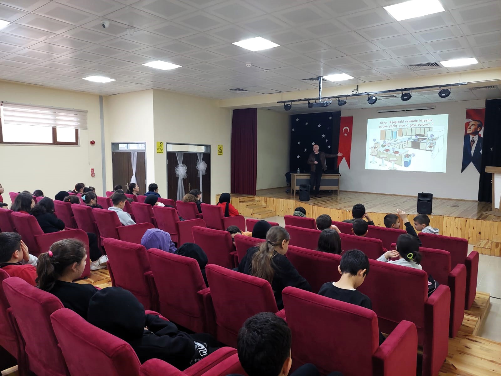 Okullarda “Gıda Güvenirliliği ve Gıdanı Koru” Konulu Eğitimler Devam Ediyor