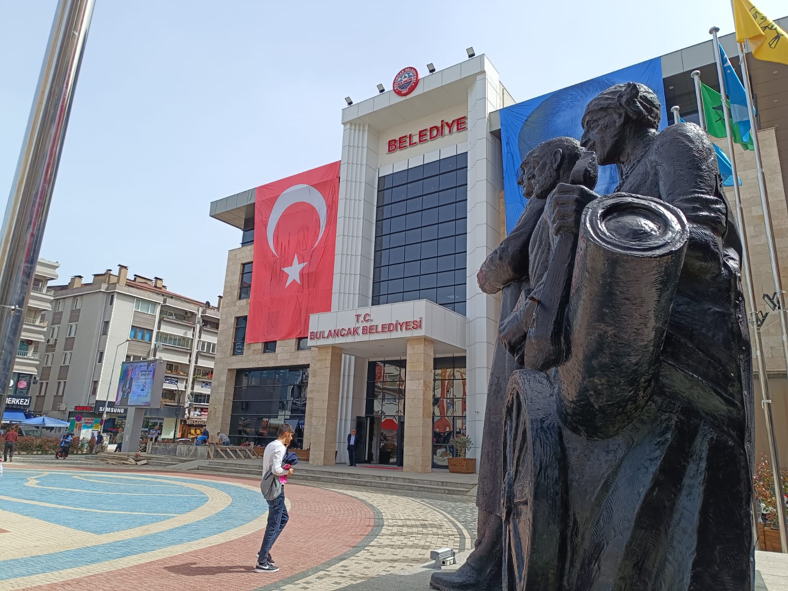 Atatürk Anıtı Eski Yerine Taşınacak