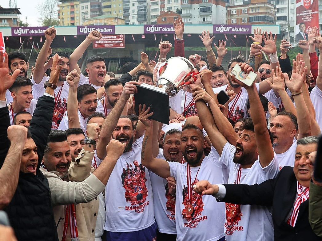 Kırmızı Şimşekler, 22. Kez 3. Lig’de