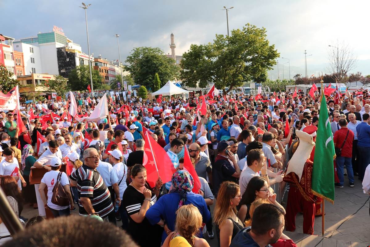 15 Temmuz Binlerce Kişinin Katılımı İle