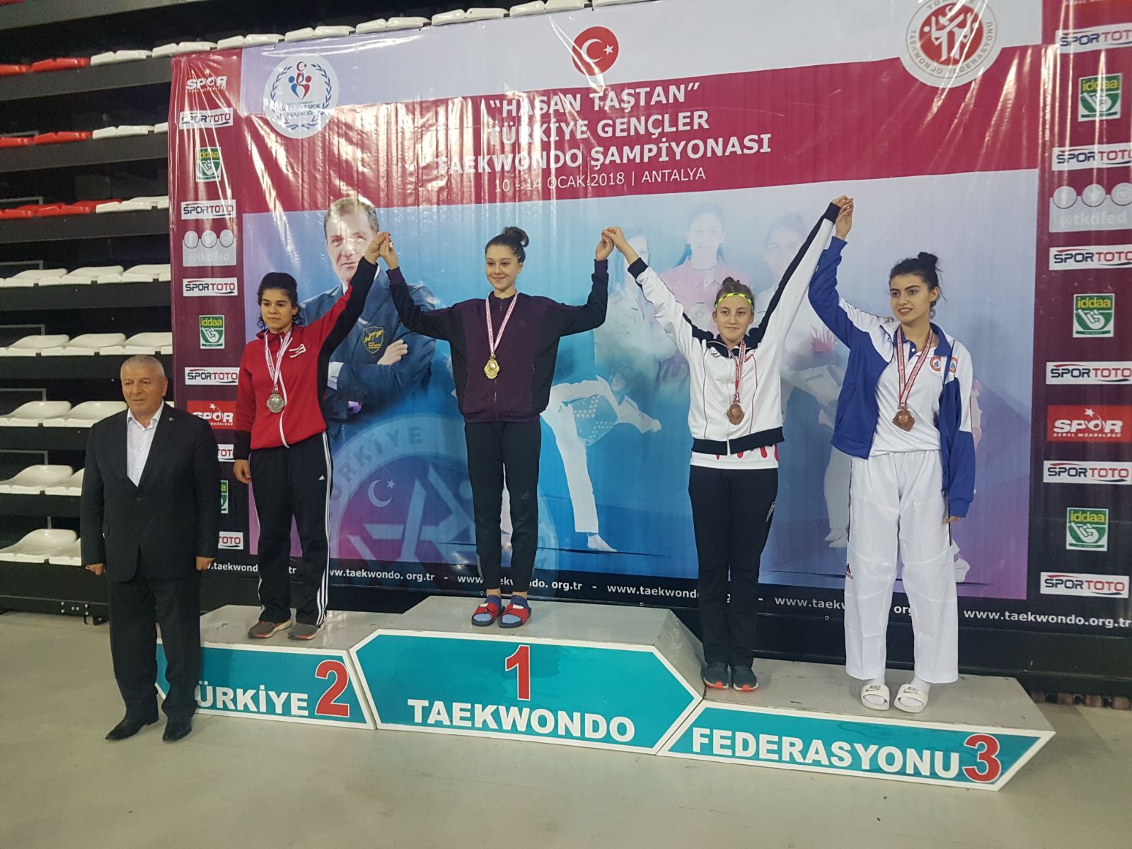Giresunlu Taekwondocu Elif Zengin Türkiye Üçüncüsü