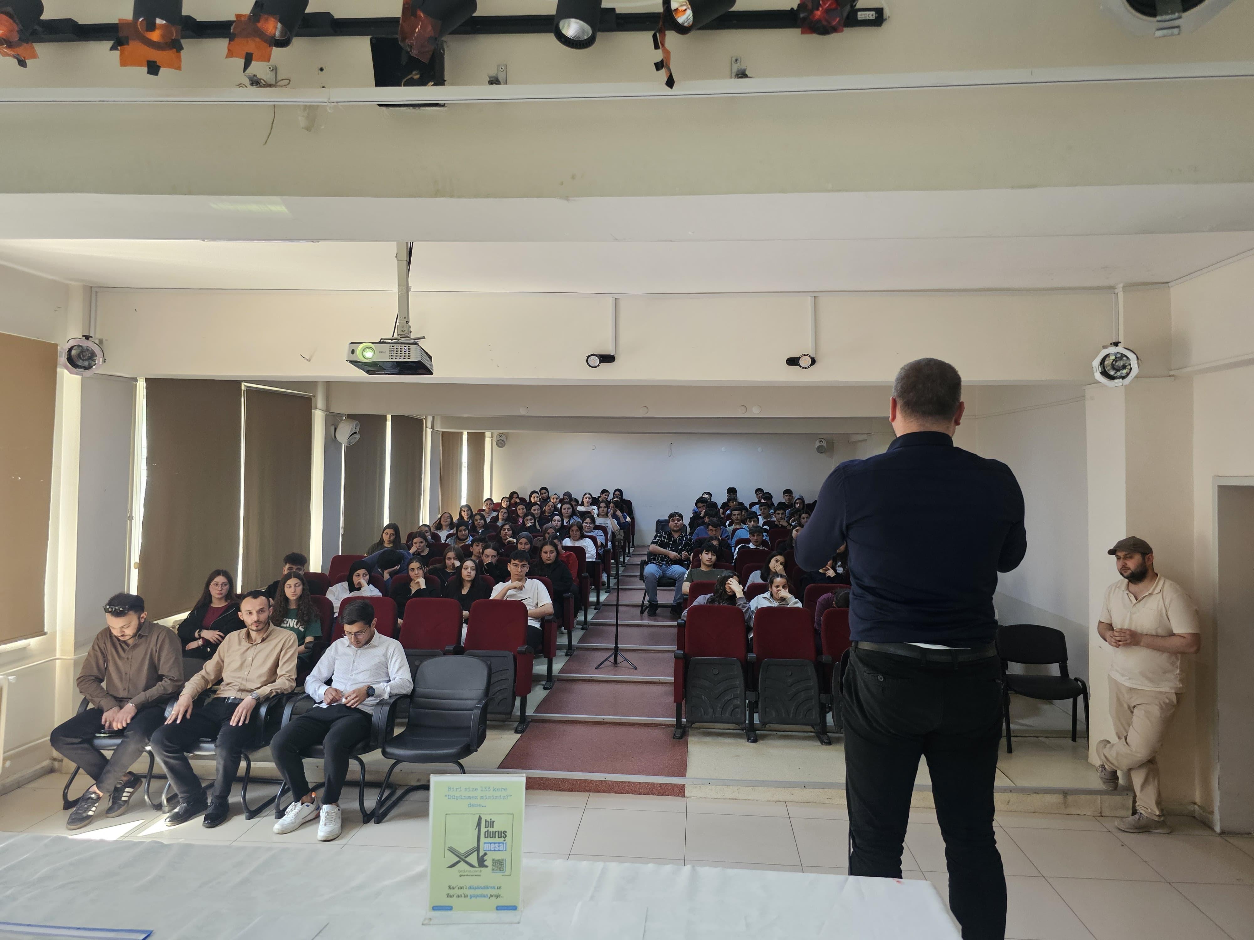 TÜGVA Dereli Söyleşilerle Gençlerle Buluştu
