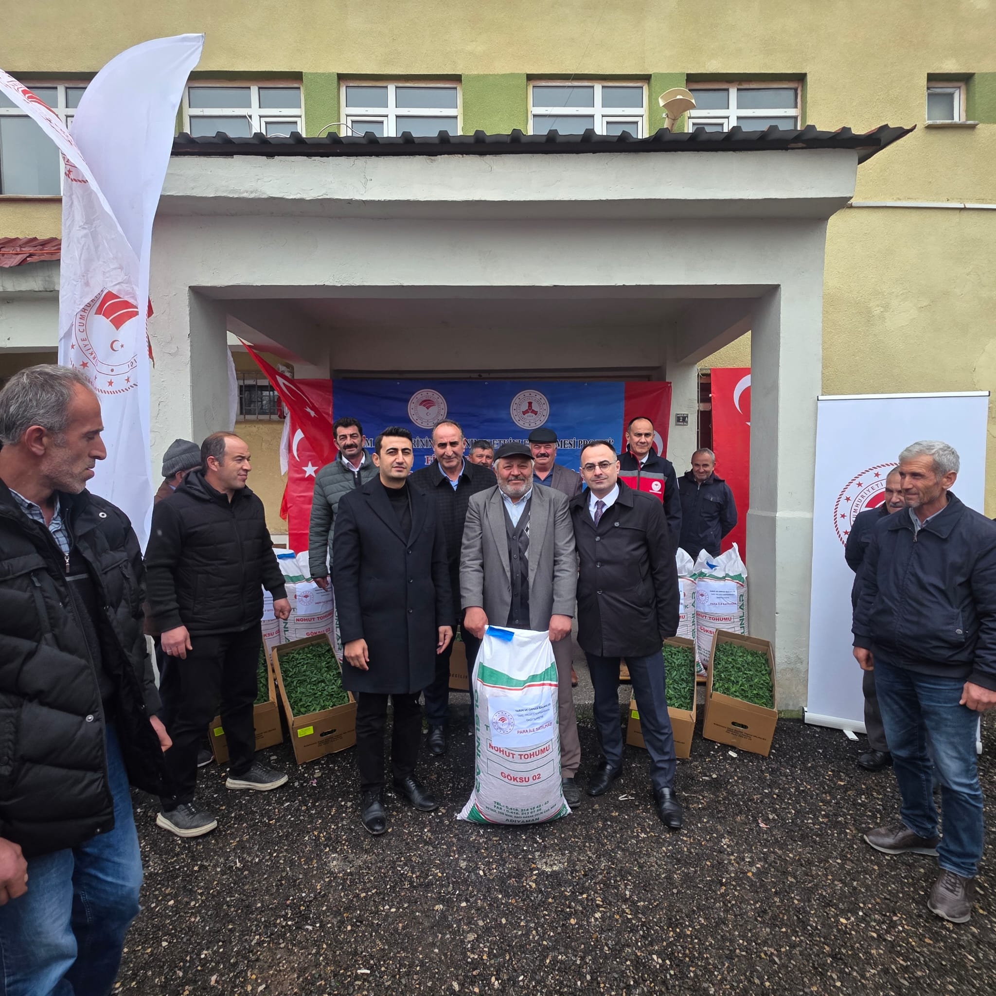 Şebinkarahisar'da Çiftçilere Nohut Tohumu Dağıtımı Yapıldı