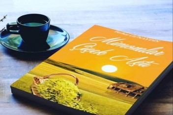 Günaydının İlk kitabı Mimozalar Çiçek Açtı
