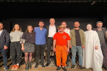 Bulancak Belediye Tiyatrosu Seyirciyle