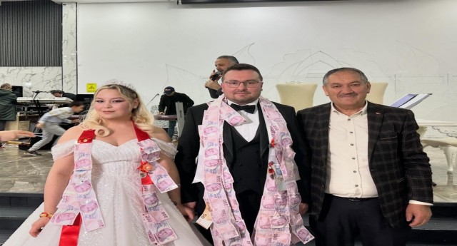 Başkan Demir, Karahasan Ailesinin Mutluluğuna Ortak